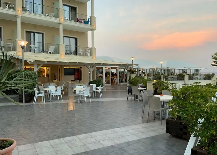 Otel Grand Balestrieri 4*